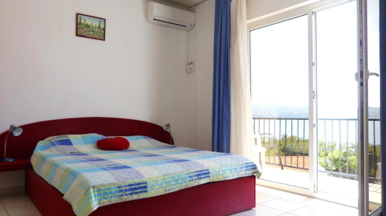 Beach Apartments Nemira Omiš Buitenkant foto