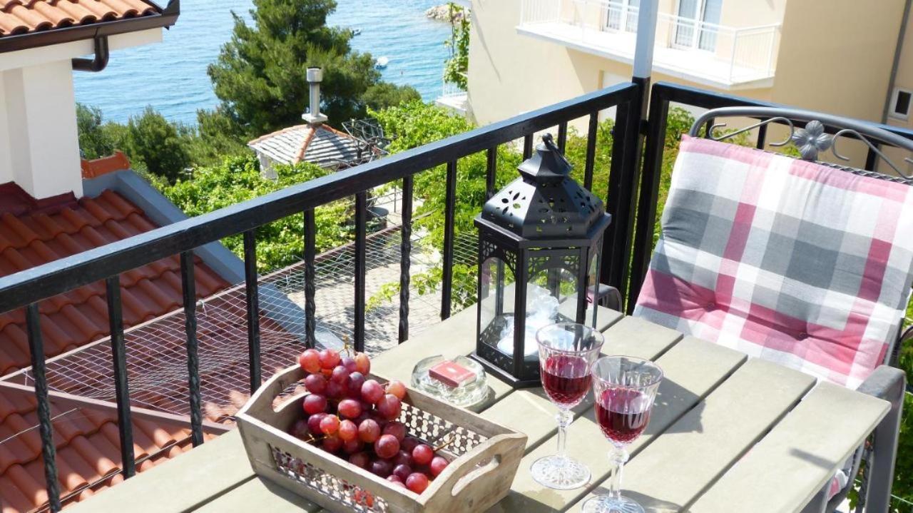 Beach Apartments Nemira Omiš Buitenkant foto